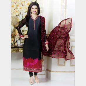 Vinay’s Royal Crepe, Classical Shalwar Kameez and Dupatta in soft Silk